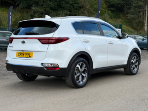2019 Kia Sportage 1.6 Crdi Ecodynamics+ 2 SUV 5dr Diesel Hybrid Manual Euro 6 (s/s) (134 Bhp) in White — image 5