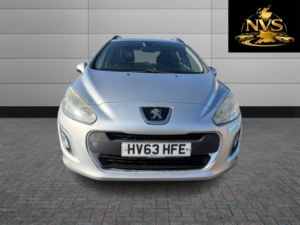 2013 Peugeot 308 Sw 1.6 Hdi Access in Silver — image 2