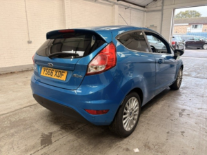 2016 Ford Fiesta 1.0 T Ecoboost Zetec in Blue — image 4