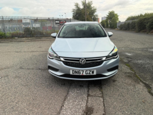 2017 Vauxhall Astra 1.4i Turbo Design Euro 6 5dr in Silver — image 2