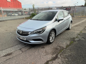 2017 Vauxhall Astra 1.4i Turbo Design Euro 6 5dr in Silver — image 3