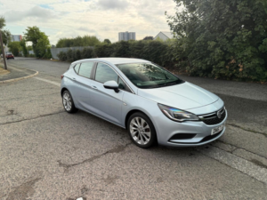 2017 Vauxhall Astra 1.4i Turbo Design Euro 6 5dr in Silver — image 5