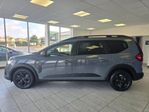 2023 Dacia Jogger 1.0 Tce Extreme in Grey — image 4