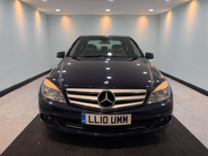2010 Mercedes-Benz C Class 1.8 C180 Blueefficiency Executive Se Auto Euro 5 4dr in Blue — image 2