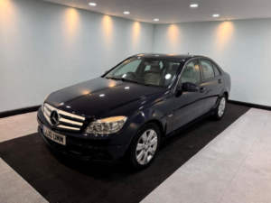 2010 Mercedes-Benz C Class 1.8 C180 Blueefficiency Executive Se Auto Euro 5 4dr in Blue — image 3