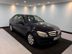 2010 Mercedes-Benz C Class 1.8 C180 Blueefficiency Executive Se Auto Euro 5 4dr in Blue — image 5