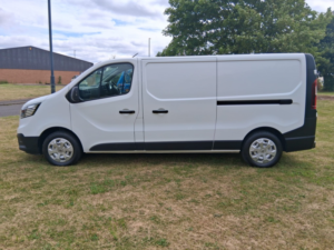 2023 Renault Trafic 2.0 Dci Blue Ll30 Start Panel Van 5dr Diesel Manual L2 H1 Euro 6 (s/s) (130 Ps) in White — image 2