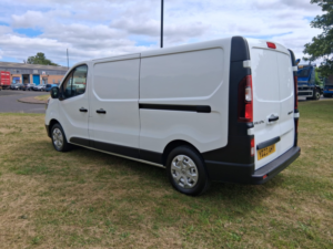 2023 Renault Trafic 2.0 Dci Blue Ll30 Start Panel Van 5dr Diesel Manual L2 H1 Euro 6 (s/s) (130 Ps) in White — image 3