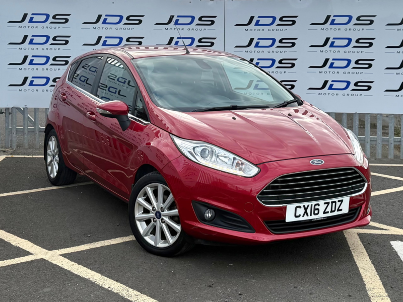 2016 Ford Fiesta 1.0t Ecoboost Titanium Hatchback 5dr Petrol Manual Euro 6 (s/s) (100 Ps) in Red — image 1