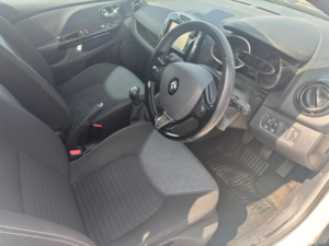 2014 Renault Clio 1.5 Dci Dynamique S Medianav Euro 5 (s/s) 5dr in White — image 3