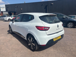2014 Renault Clio 1.5 Dci Dynamique S Medianav Euro 5 (s/s) 5dr in White — image 5
