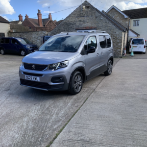 2022 Peugeot Rifter 1.5 Bluehdi Allure in Grey — image 2