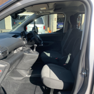 2022 Peugeot Rifter 1.5 Bluehdi Allure in Grey — image 5