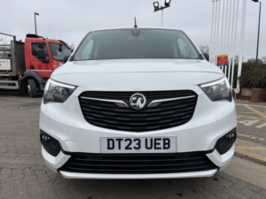 2023 Vauxhall Combo 1.5 Turbo D 2300 Pro in White — image 2