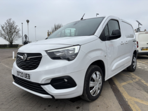 2023 Vauxhall Combo 1.5 Turbo D 2300 Pro in White — image 3