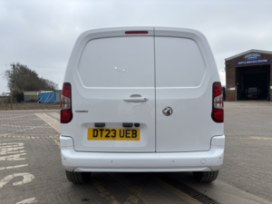 2023 Vauxhall Combo 1.5 Turbo D 2300 Pro in White — image 6