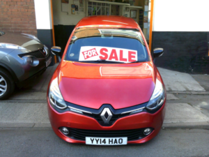 2014 Renault Clio 1.5 Dynamique Medianav Dci 90 Stop & Start in Red — image 2