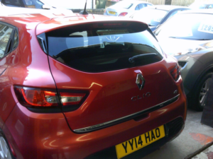 2014 Renault Clio 1.5 Dynamique Medianav Dci 90 Stop & Start in Red — image 5