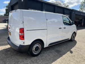 2022 Peugeot Expert 1.5 Bluehdi 1000 Professional Premium in White — image 5