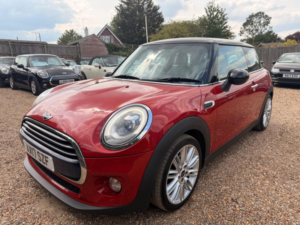 2017 MINI Hatch 1.5 Cooper Euro 6 (s/s) 3dr in Red — image 5