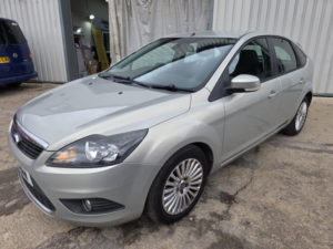 2010 Ford Focus 1.6 Tdci Dpf Titanium 5dr in Silver — image 3