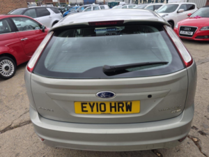 2010 Ford Focus 1.6 Tdci Dpf Titanium 5dr in Silver — image 5
