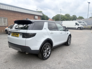 2019 Land Rover Discovery Sport 2.0 Td4 Landmark in White — image 4