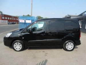 2018 Citroen Berlingo 1.6 Bluehdi 850 Enterprise L1 5dr in Black — image 4
