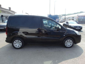 2018 Citroen Berlingo 1.6 Bluehdi 850 Enterprise L1 5dr in Black — image 5