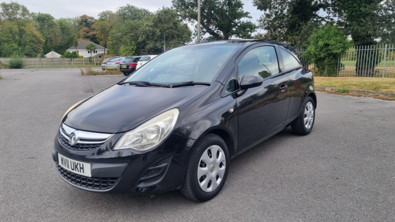 2011 Vauxhall Corsa 1.3 Cdti Ecoflex 16v Exclusiv in Black — image 1