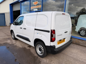 2023 Peugeot Partner 1.5 Bluehdi 1000 Professional Premium + Standard Panel Van 5dr Diesel Manual Swb Euro 6 100 Bhp in White — image 5