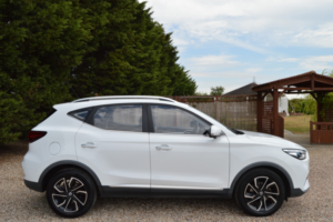 2021 MG MG Zs 1.0 T-Gdi Exclusive in White — image 4