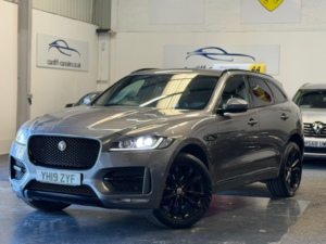 2019 Jaguar F-Pace 2.0 D180 R-Sport in Grey — image 4