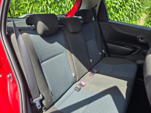 2013 Toyota Yaris 1.4 D-4d Tr Hatchback 5dr Diesel Manual Euro 5 (90 Ps) in Red — image 5
