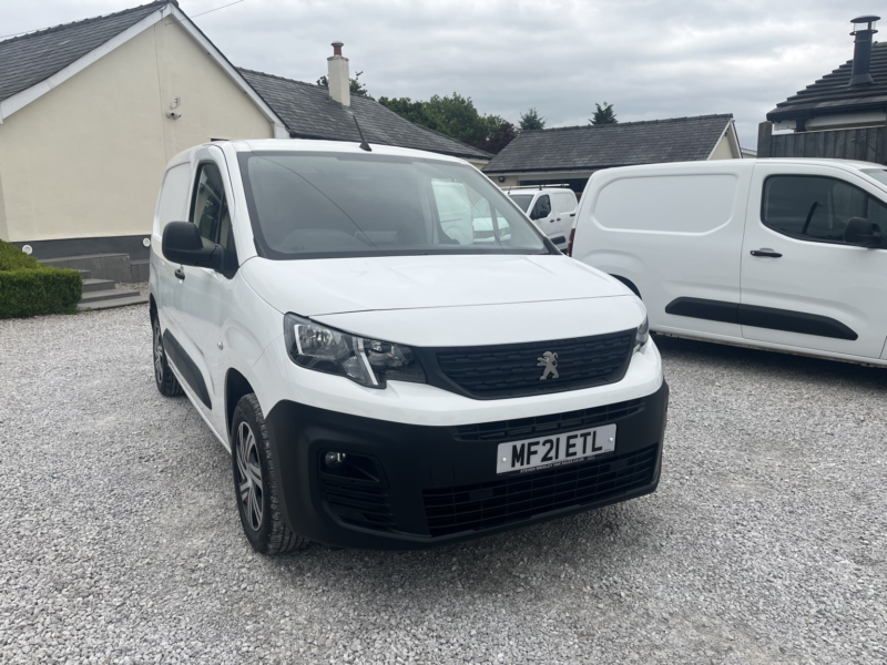 2021 Peugeot Partner 1.5 Bluehdi 1000 Professional in White — image 1