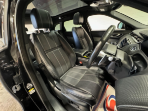 2019 Land Rover Range Rover Velar 2.0 D180 R-Dynamic S Auto 4WD Euro 6 (s/s) 5dr in Black — image 3