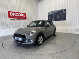 2018 MINI Hatch 1.5 Cooper Euro 6 (s/s) 3dr in Grey — image 3