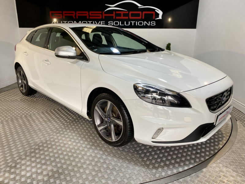 2017 Volvo V40 2.0 R-Design D3 in White — image 1