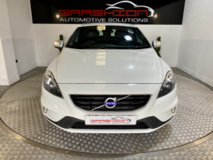 2017 Volvo V40 2.0 R-Design D3 in White — image 2