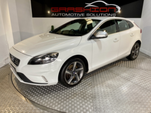 2017 Volvo V40 2.0 R-Design D3 in White — image 3
