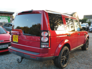 2015 Land Rover Discovery 4 3.0 Sd V6 Se Tech SUV 5dr Diesel Auto 4WD Euro 6 (s/s) (256 Bhp) in Red — image 3