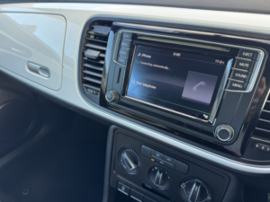 2016 Volkswagen Beetle 2.0 Tdi Bluemotion Tech Design in White — image 5