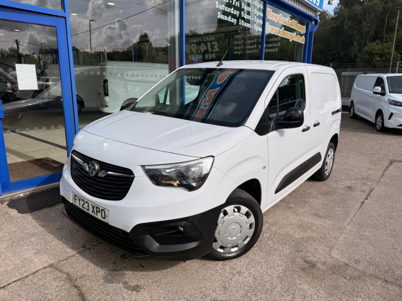 2023 Vauxhall Combo 1.5 Turbo D 2300 Pro Panel Van 5dr Diesel Manual L1 H1 Euro 6 100 Ps in White — image 1