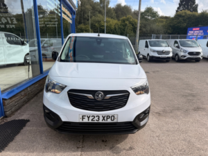 2023 Vauxhall Combo 1.5 Turbo D 2300 Pro Panel Van 5dr Diesel Manual L1 H1 Euro 6 100 Ps in White — image 3