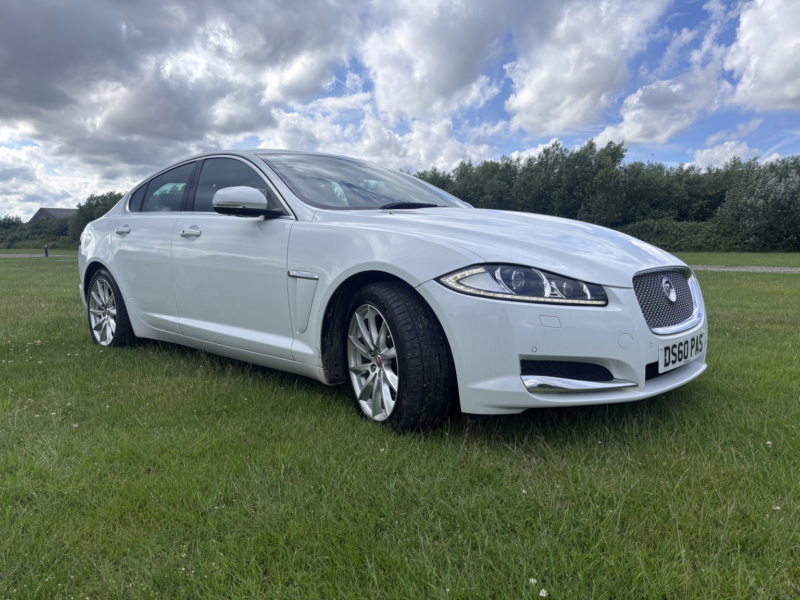 2015 Jaguar Xf 2.2d Premium Luxury in White — image 1