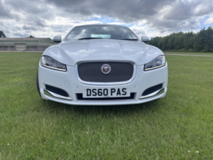 2015 Jaguar Xf 2.2d Premium Luxury in White — image 2