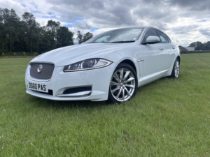 2015 Jaguar Xf 2.2d Premium Luxury in White — image 3