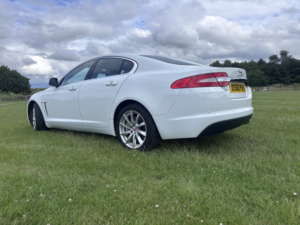 2015 Jaguar Xf 2.2d Premium Luxury in White — image 5