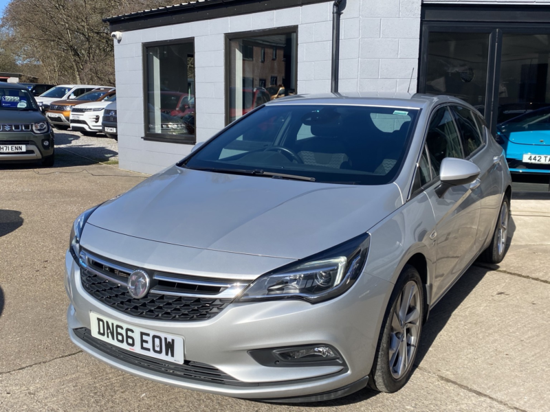 2016 Vauxhall Astra 1.4 I Turbo Sri in Silver — image 1