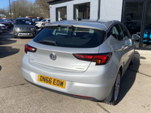 2016 Vauxhall Astra 1.4 I Turbo Sri in Silver — image 5